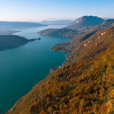 Lac d'Annecy à l'automne